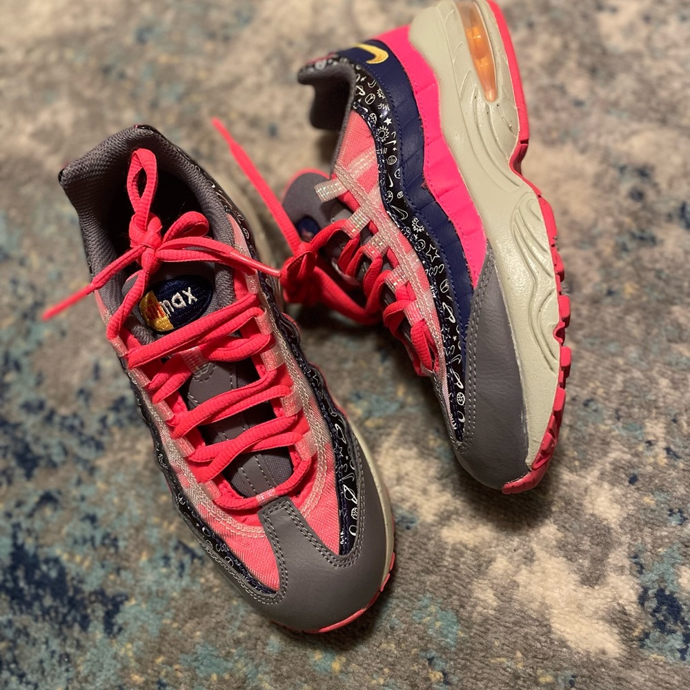 2y Girls Nikes